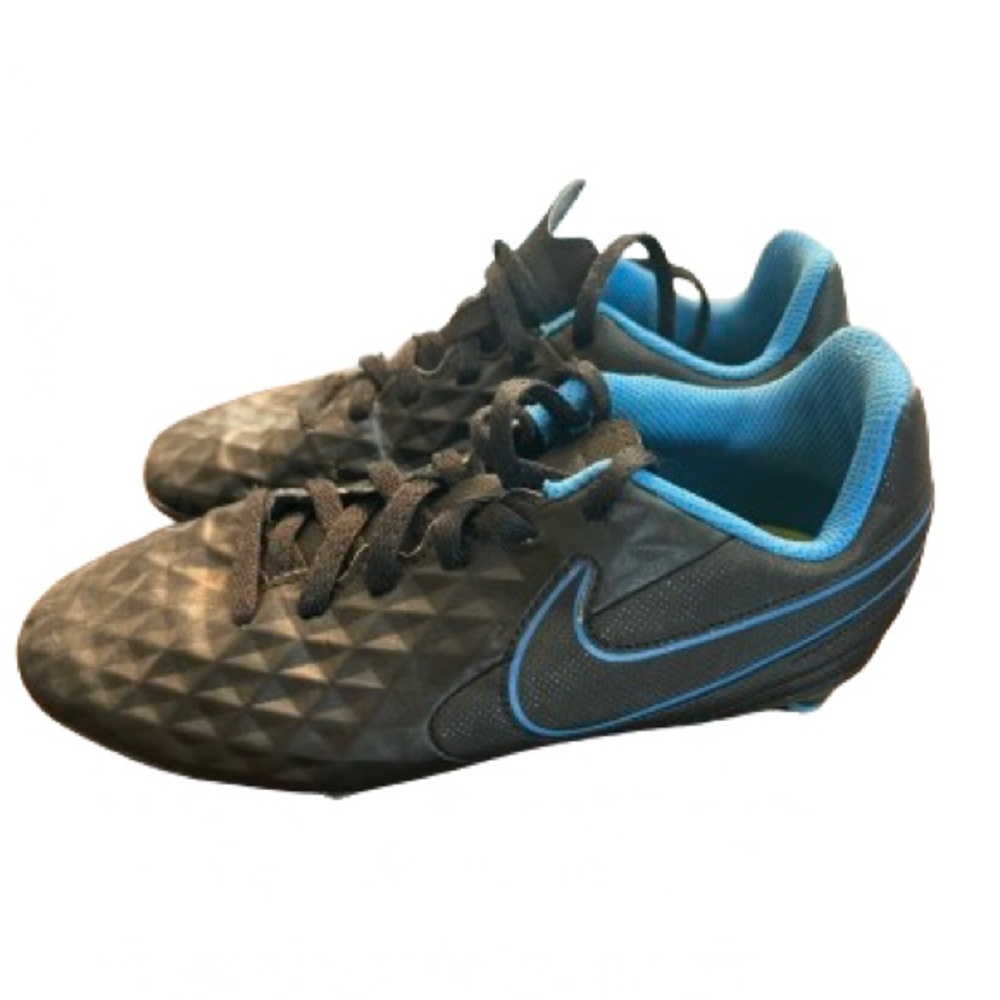 Nike youth soccer cleats SZ 3Y